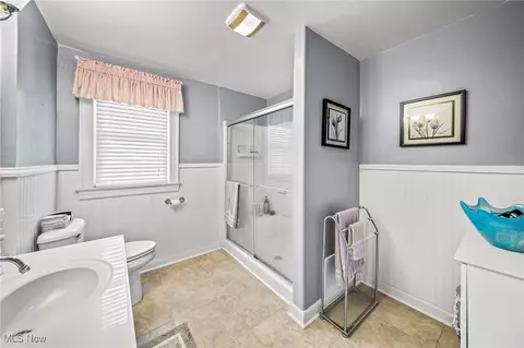 Bath - 1937 E 42nd St, Ashtabula, OH 44004 photo 1 of 2