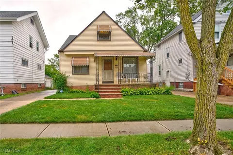 4527 W 172nd St, Cleveland, OH 44135