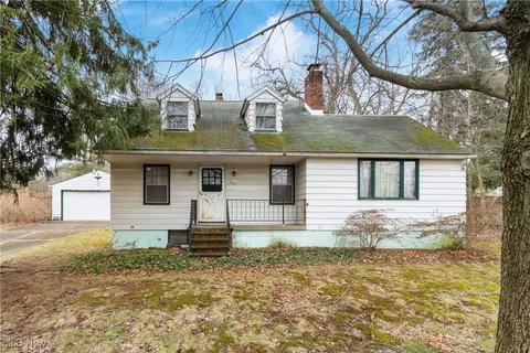 353 Southeast Ave, Tallmadge, OH 44278