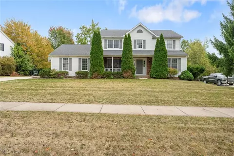 859 Brookfield Dr, Aurora, OH 44202