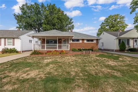 29519 Woodway Dr, Wickliffe, OH 44092