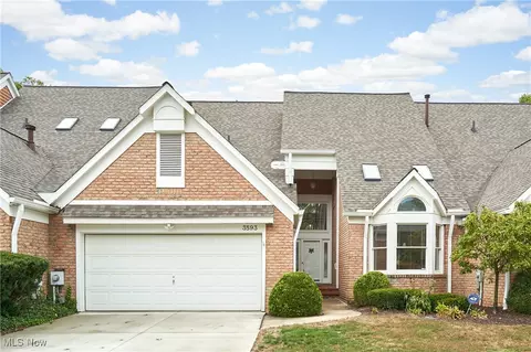3593 Sparrow Pond Cir, Akron, OH 44333