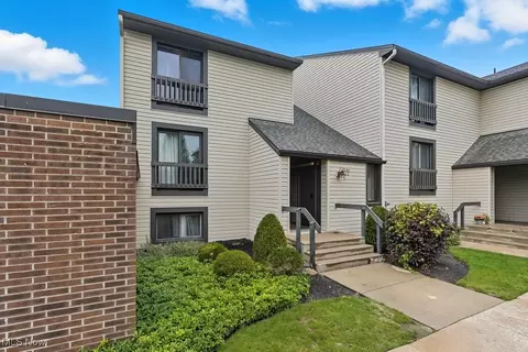 6280 Greenwood #105, Northfield, OH 44067
