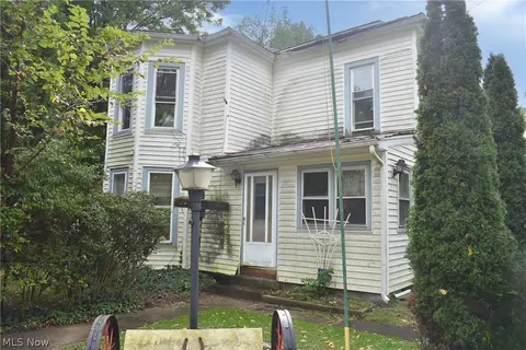 143 Hickory St, Andover, OH 44003