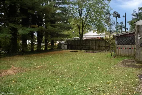143 Hickory St, Andover, OH 44003 photo 9