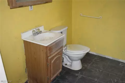 143 Hickory St, Andover, OH 44003 photo 5
