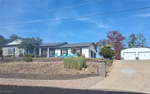 58 Pueblo Trl, Malvern, OH 44644