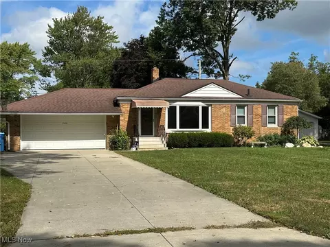 37658 Lake Dr, Avon, OH 44011
