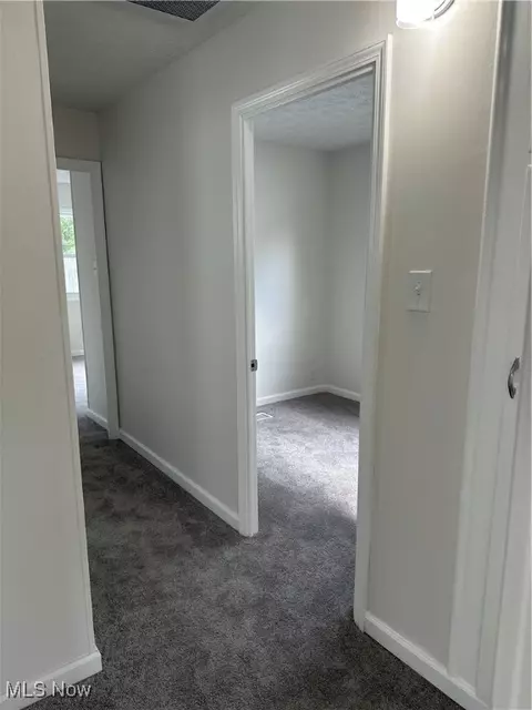 Entry Way - 313 Longford Ave, Elyria, OH 44035 photo 3 of 6