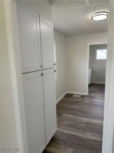 Entry Way - 313 Longford Ave, Elyria, OH 44035 photo 5 of 6