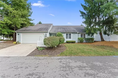 889 Sutton Pl, Akron, OH 44313