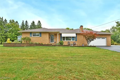 527 Cynthia Dr, Campbell, OH 44405
