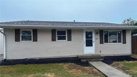 2918 17th St SW, Canton, OH 44706