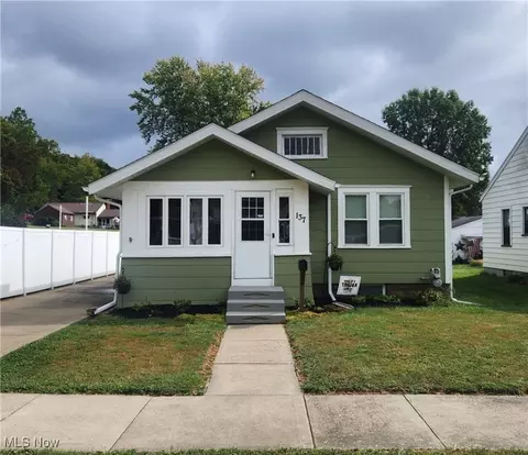 137 Downs Ave, Newcomerstown, OH 43832