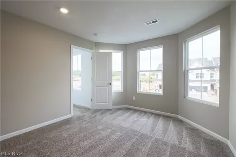 Bedroom - 950 Memory Ln # -4, Aurora, OH 44202 photo 3 of 4