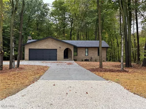 6165 Carsten Rd, Medina, OH 44256
