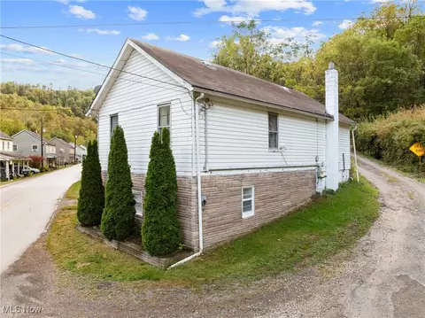 57869 Main St, Martins Ferry, OH 43935