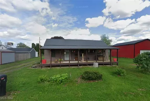 435 Oxford Ave, Newcomerstown, OH 43832