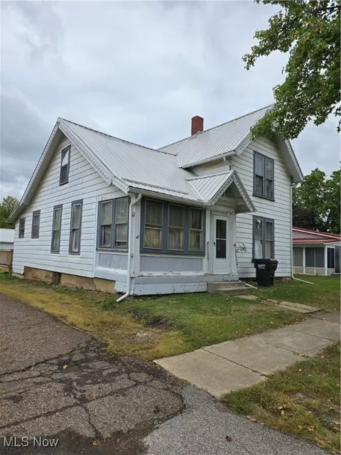 64 N Main St, West Salem, OH 44287