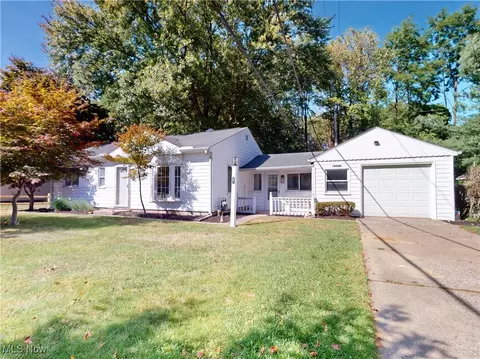 6081 Douglas Dr, Madison, OH 44057