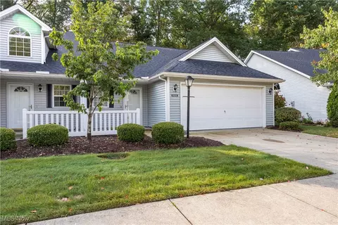 30241 Sugar Sand Ln # 14B, North Olmsted, OH 44070