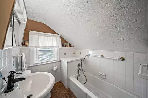 2020 W Prospect Rd, Ashtabula, OH 44004 photo 7