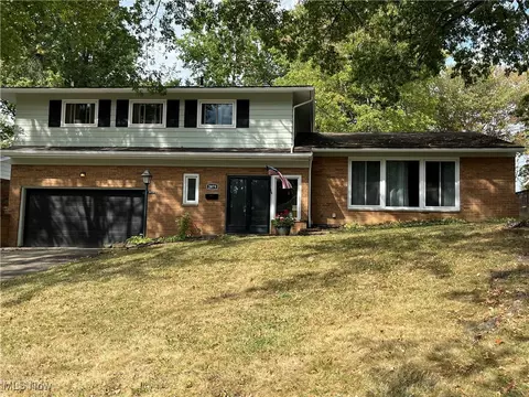 2079 Wyndham Rd, Akron, OH 44313