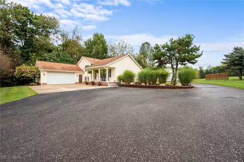 8856 Coit Rd, Ravenna, OH 44266