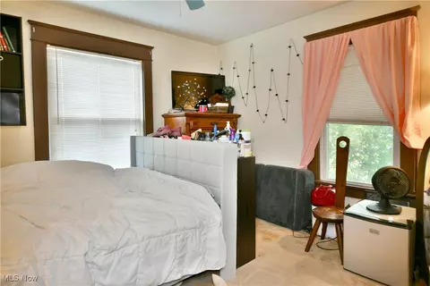 Bedroom - 294 Elm St, Struthers, OH 44471 photo 5 of 7