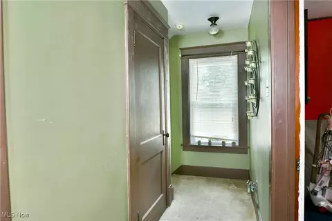 Entry Way - 294 Elm St, Struthers, OH 44471 photo 5 of 5