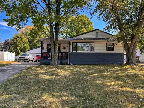 1411 Gypsy Ln, Niles, OH 44446
