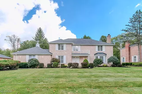 7963 Seth Payne St, Brecksville, OH 44141