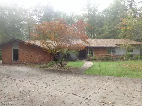 31000 Cedar Rd, Cleveland, OH 44124