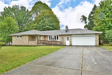 7290 Lee Rd NE, Brookfield, OH 44403