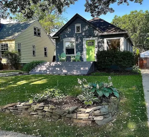 1298 French Ave, Lakewood, OH 44107