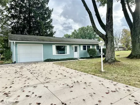 4196 Sabin Drive Dr, Rootstown, OH 44272