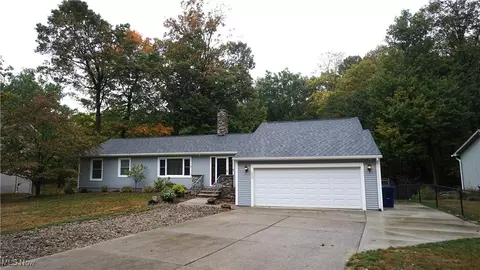 330 Hanna Dr, Tallmadge, OH 44278