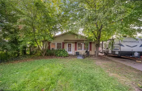 1628 Red Bird Rd, Madison, OH 44057