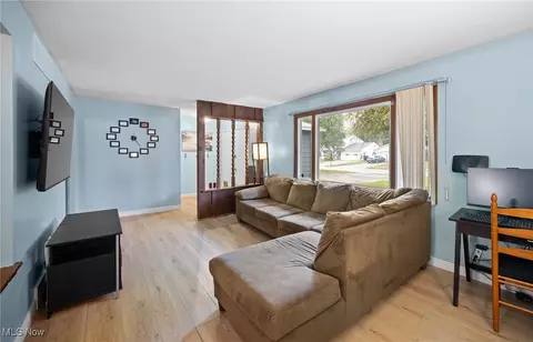 652 University Ave, Elyria, OH 44035 photo 6