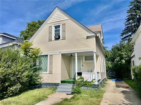 4216 Clybourne Ave, Cleveland, OH 44109