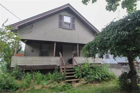 43 John St, Struthers, OH 44471