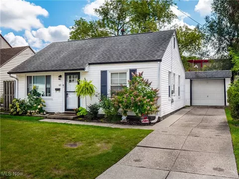 43 Zeller Ct, Berea, OH 44017