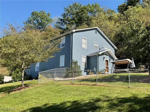 5256 Ravenswood Rd, Ravenswood, WV 26164