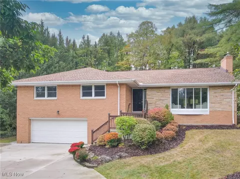 7435 Amber Ln, Brecksville, OH 44141