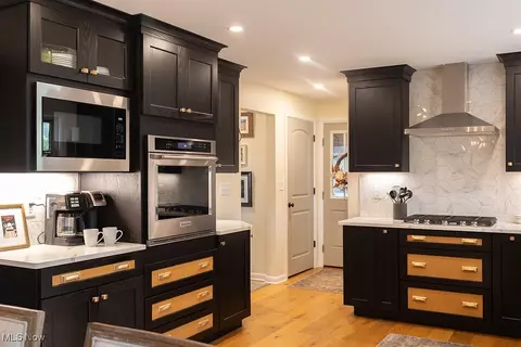 Kitchen - 6278 Appleridge Dr, Boardman, OH 44512 photo 2 of 2