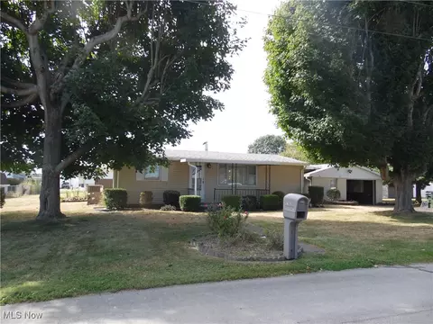 111 Hanson Dr, Marietta, OH 45750