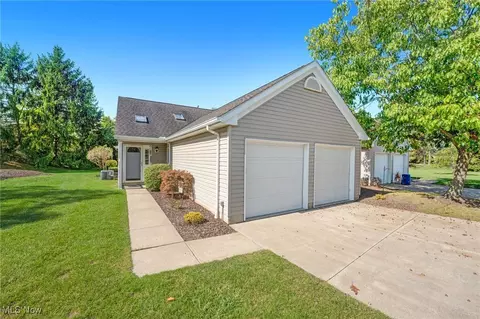 20889 Autumn Oval #31, Strongsville, OH 44149