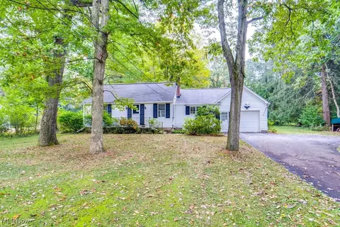 8878 Martin Rd, Kirtland, OH 44094