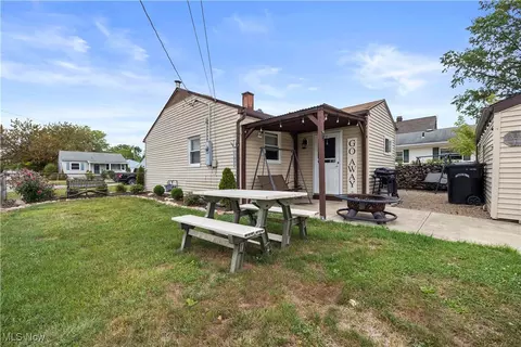 182 Warren Ave, Elyria, OH 44035 photo 31