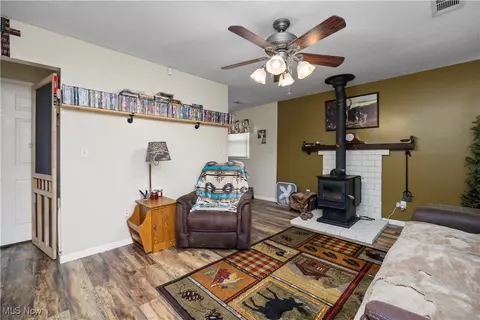 182 Warren Ave, Elyria, OH 44035 photo 4